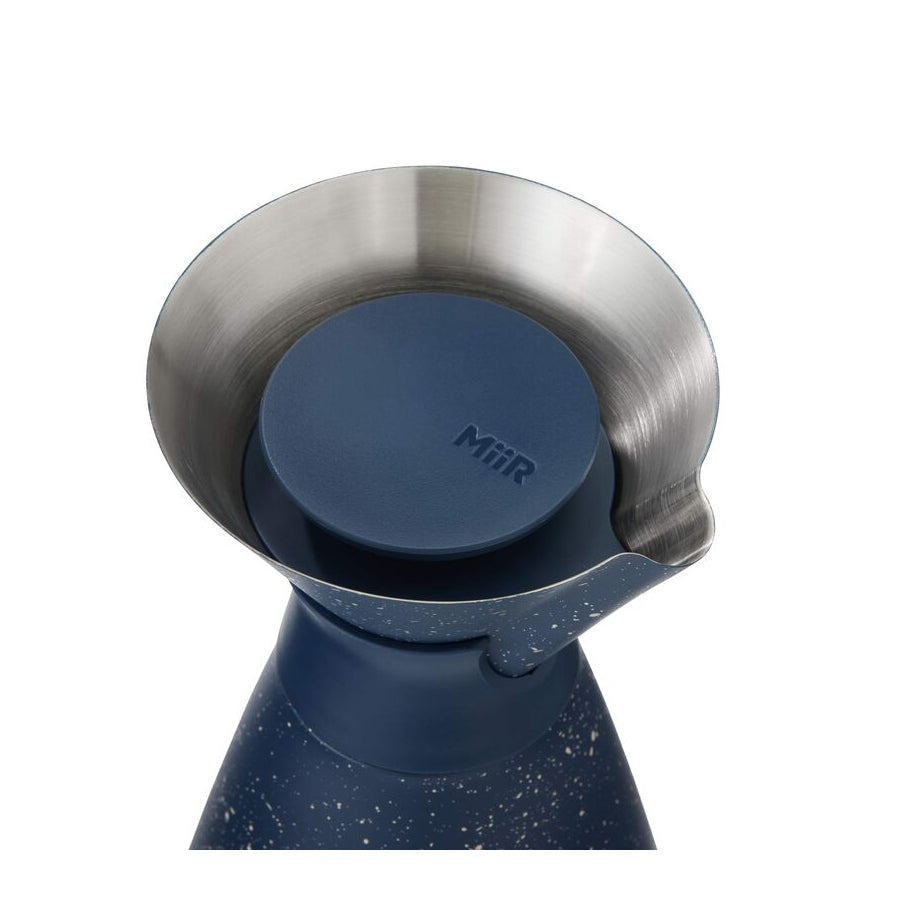new-standard-carafe-q0 WebPDP-33oz_New_Standard_Carafe_Tidal_Blue_Speckle_Studio__CAR1SVOS225_45_Lid_Off.jpg