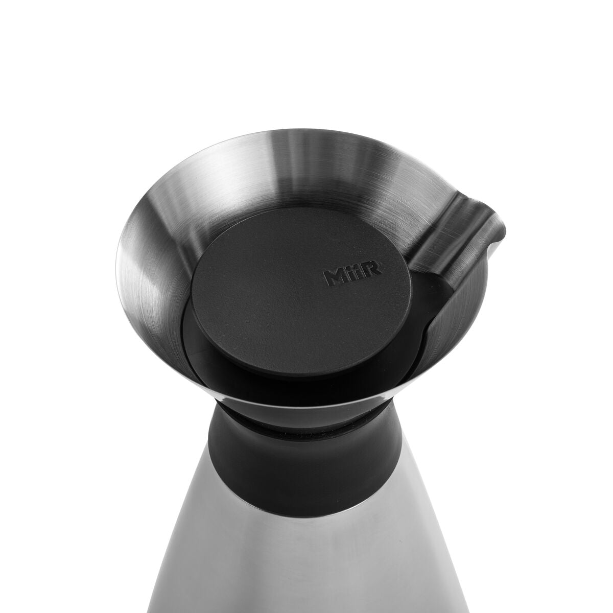 new-standard-carafe-q0 WebPDP-PolishedStainlessCarafe_33oz_SS_StudioX207182024_45degree__CAR1SVOS005.jpg